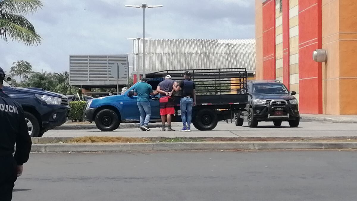 Recuperan auto que había sido robado a su propietario con arma de fuego