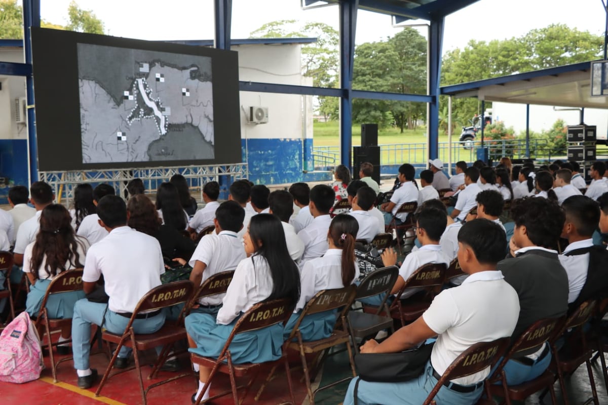 En Santiago, Martín Torrijos pide detalles sobre tierras y trabajadores