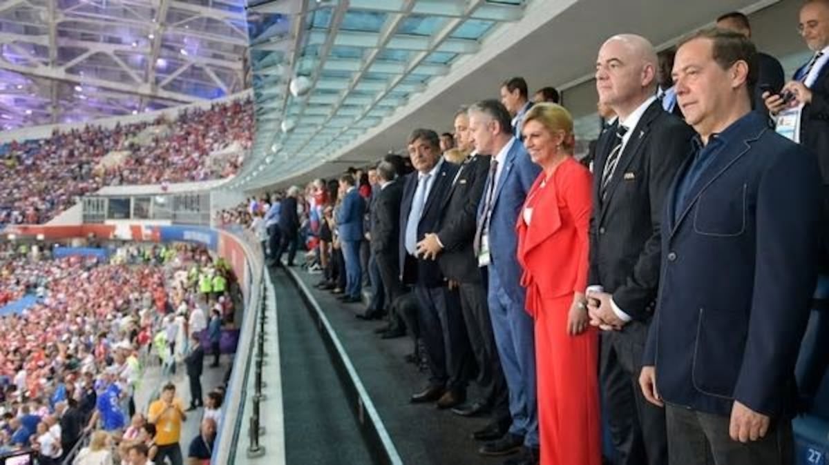 La presidenta de Croacia: su euforia en el vestuario y curiosidades de su viaje