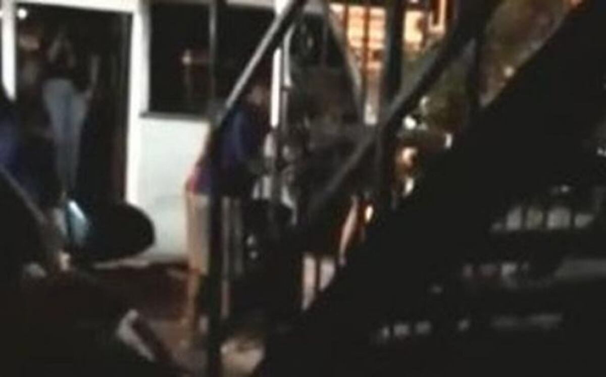 Fallece ayudante de bus que fue apuñalado cuando sujetos se subieron a robar