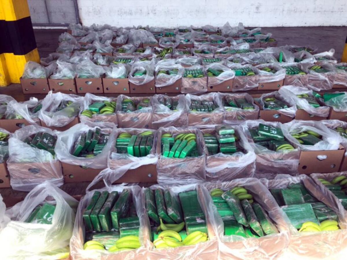 ¡NARCOGUINEOS! Decomisan cargamento de 1.6 toneladas de droga