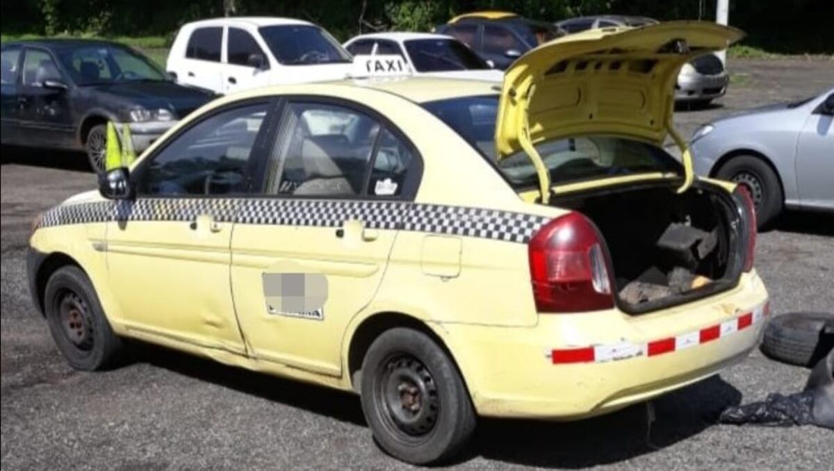 El maletero del taxi estaba ‘harto’. Incautan paquetes con estupefacientes y detienen a uno en Howard