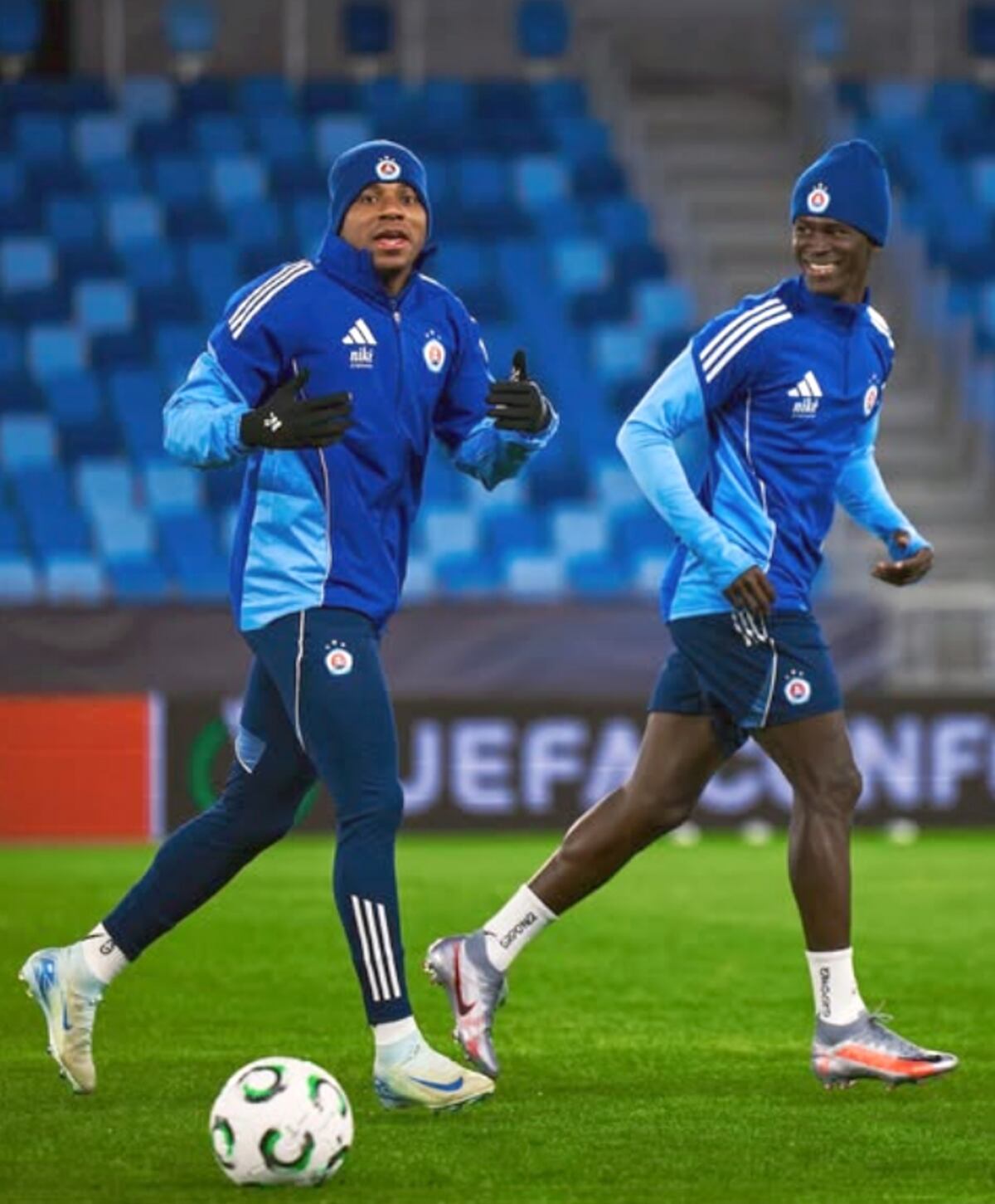 Blackman se queda: Slovan asegura al panameño hasta 2028