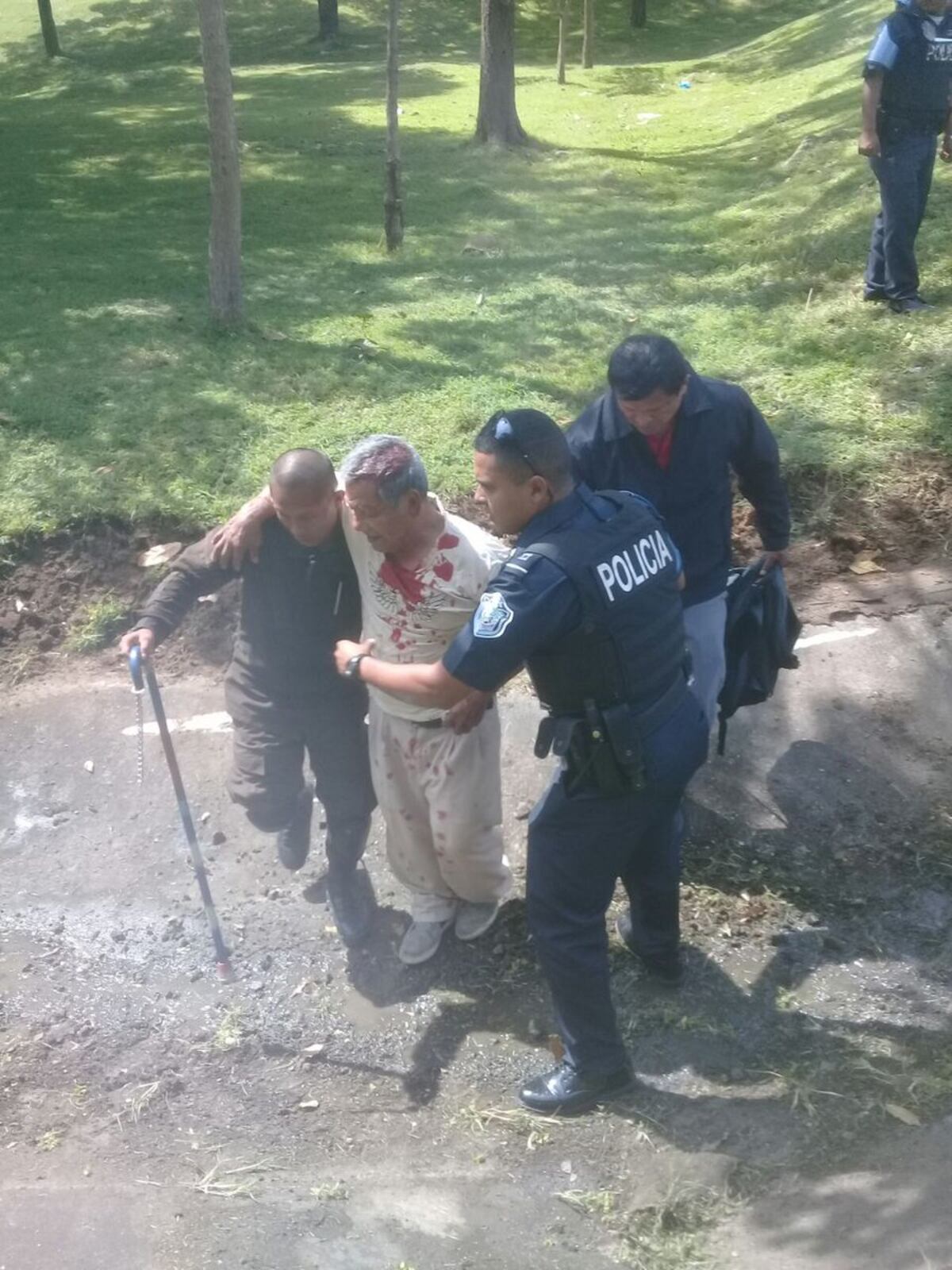 ¡QUÉ TRAGEDIA! Diablo Rojo se vuelca en la Avenida de los Mártires