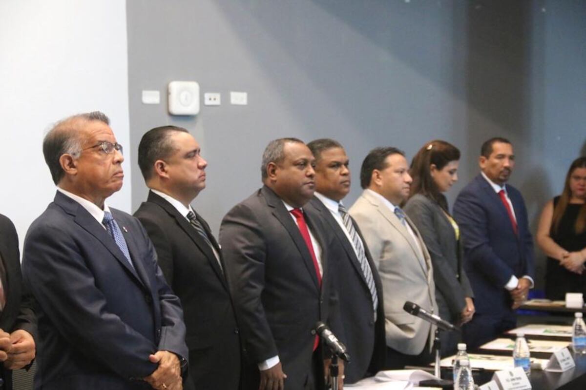 Raúl Pineda defiende a Gaby Carrizo al tiempo que evita escándalo por contratos directos del IMA