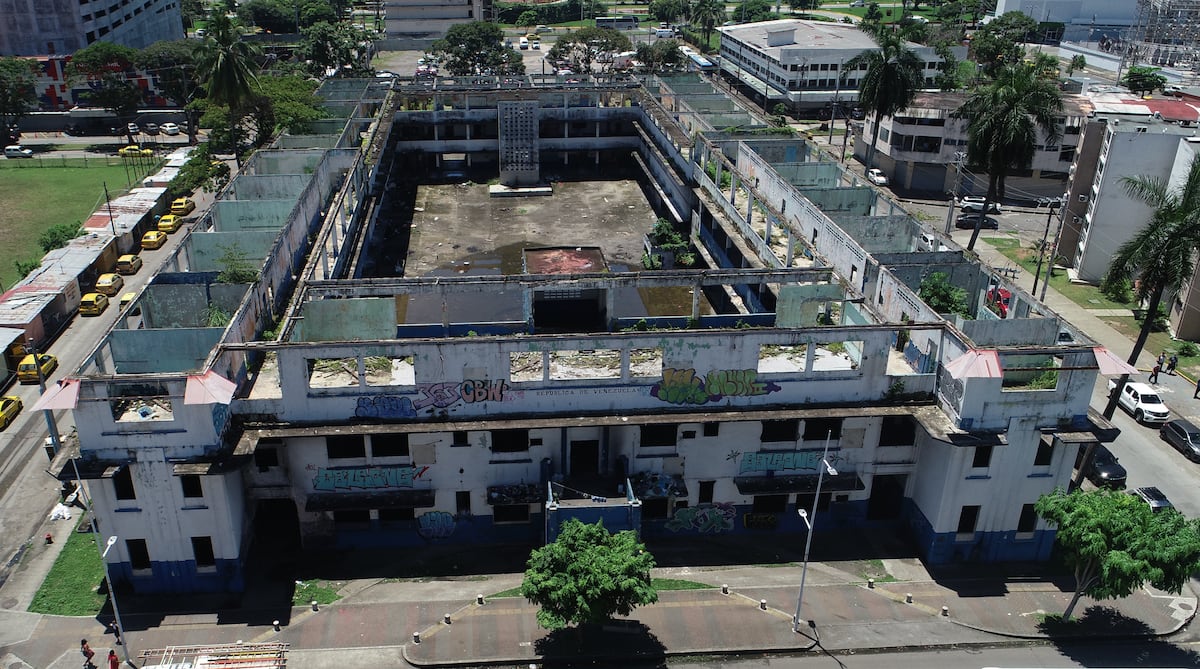 Al fin logran contratar empresa para construir la nueva Escuela República de Venezuela