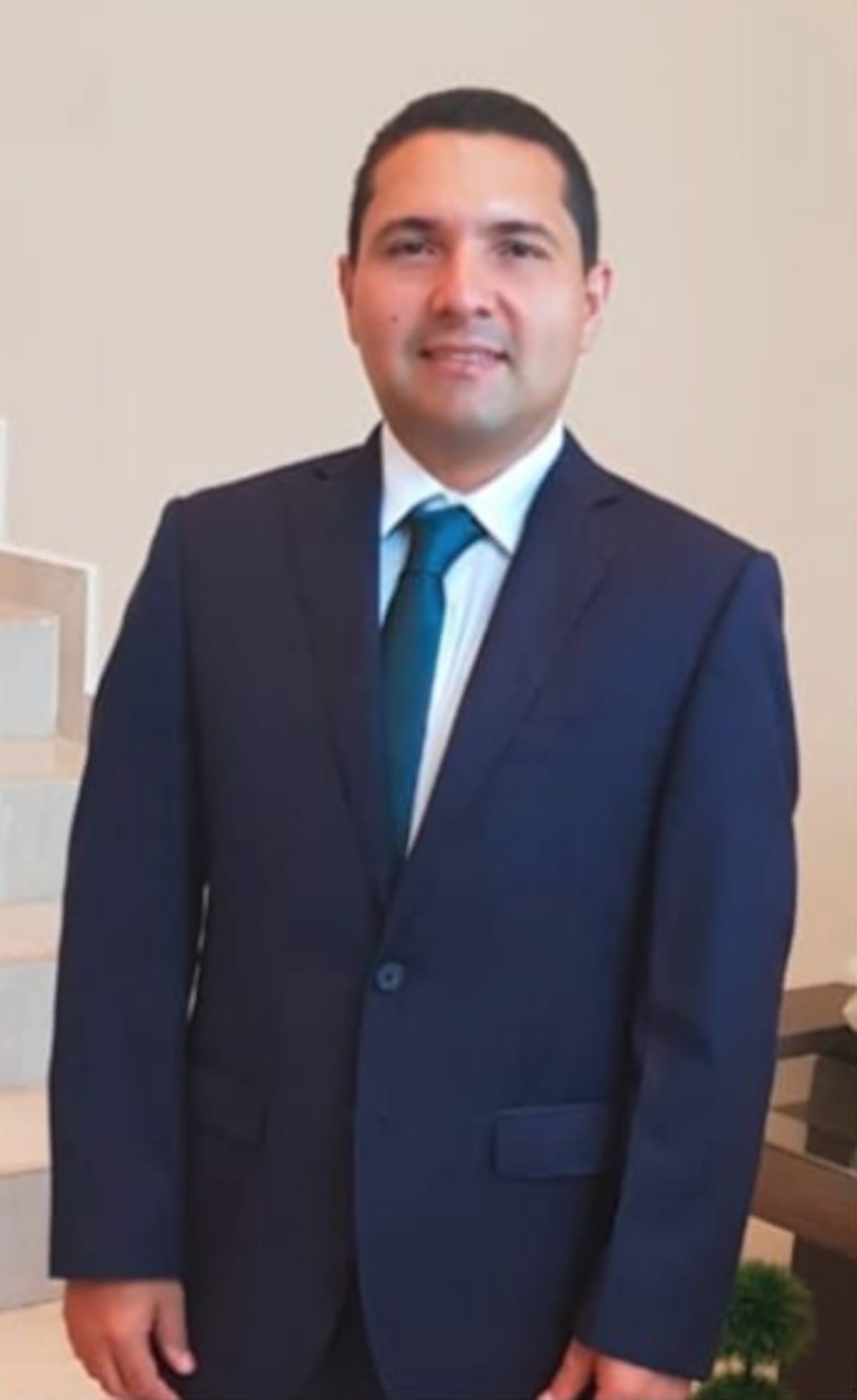 Concejales escogen al hijo Meritorio de la ciudad capital. Se trata de un doctor nacido en Curundú