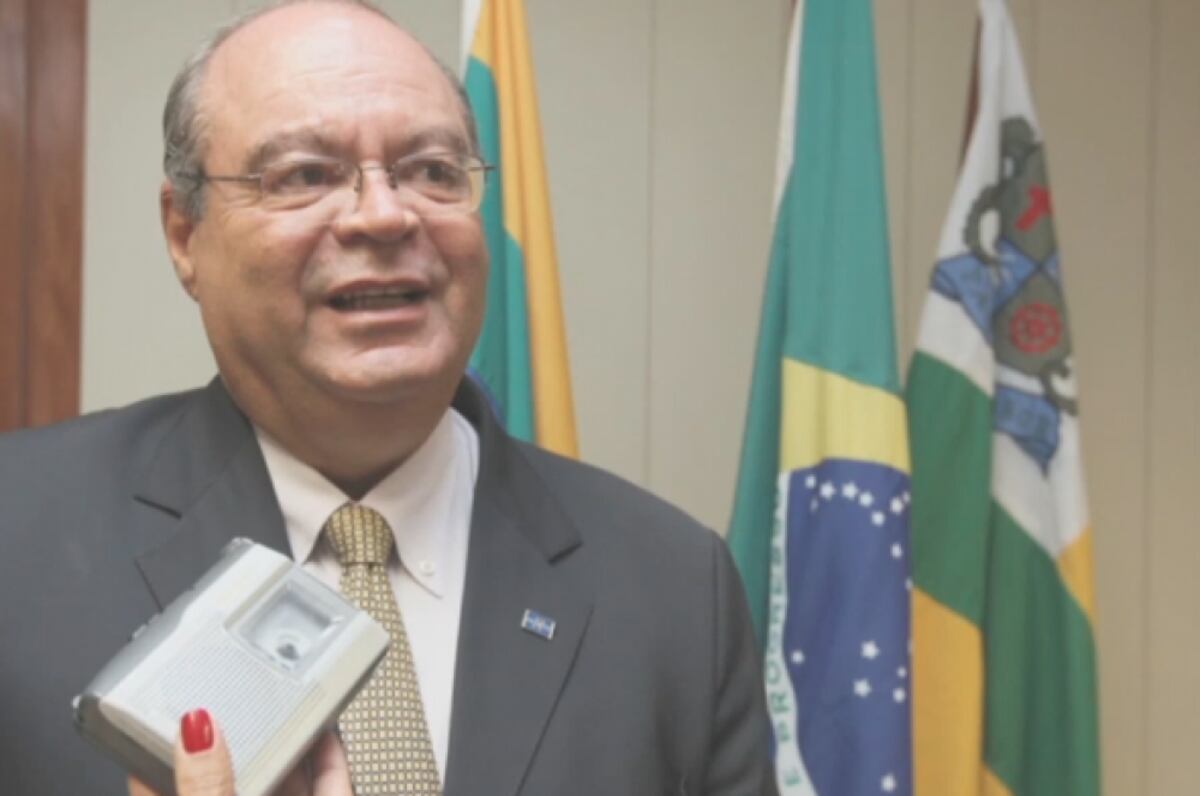 Empresario comete suicidio durante evento nacional