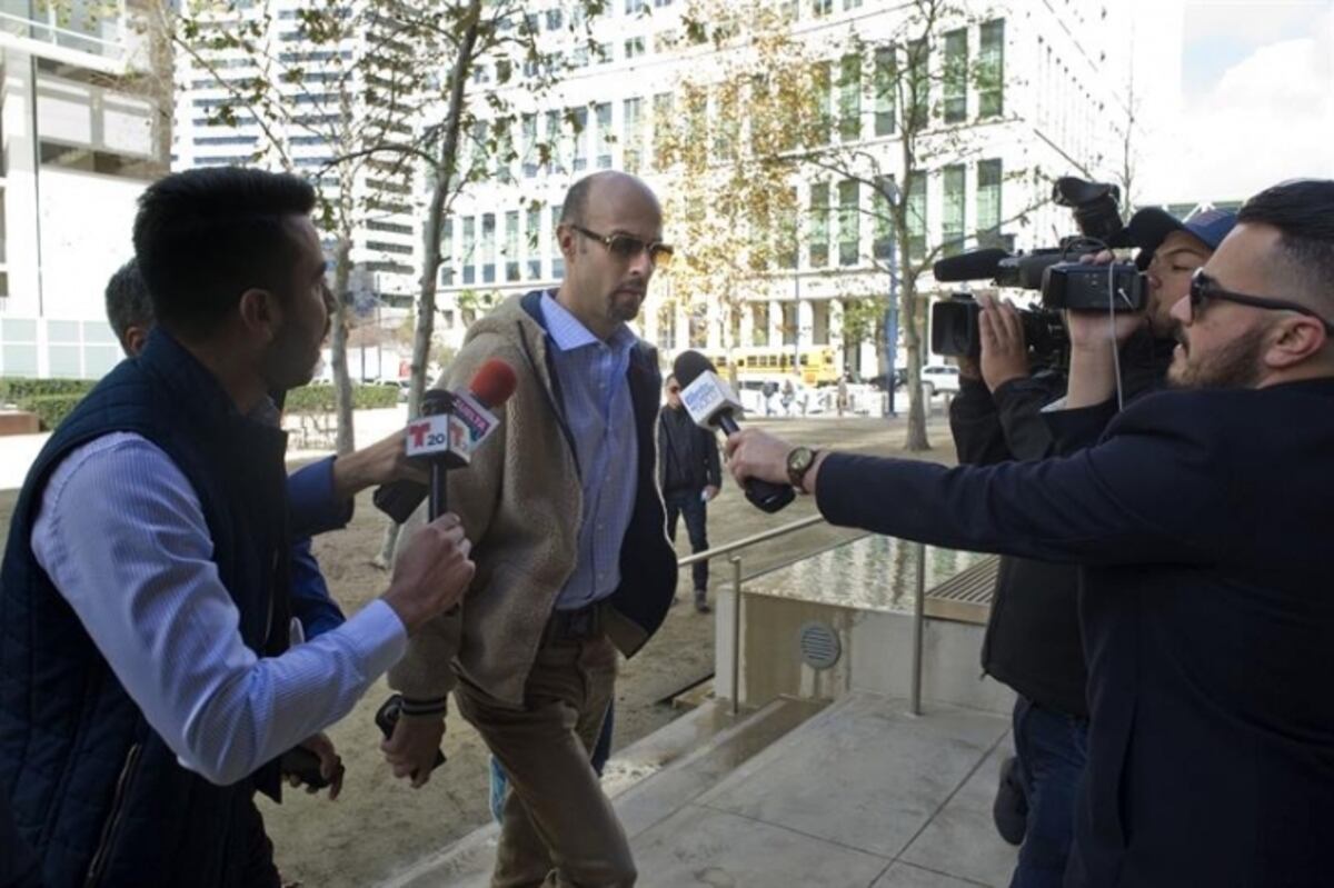 El expelotero Esteban Loaiza se entrega a la justicia de EEUU para cumplir su condena