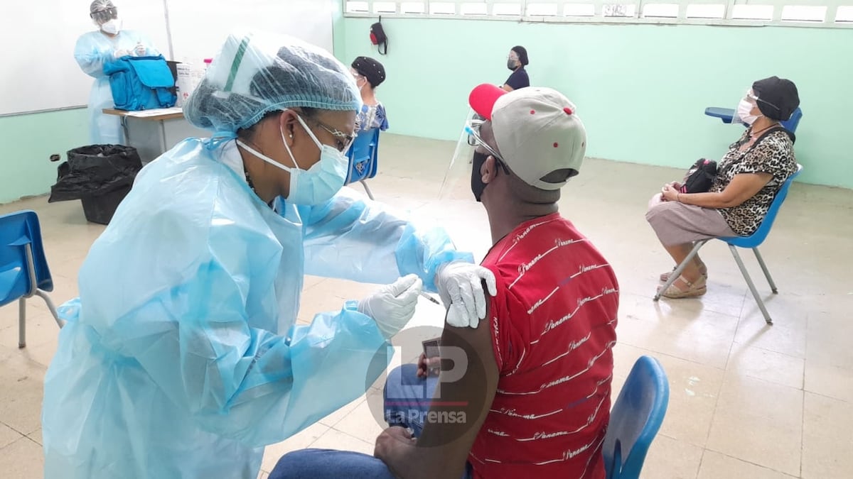 Último día de vacunas contra la covid-19 en el circuito 8-1 y 8-10