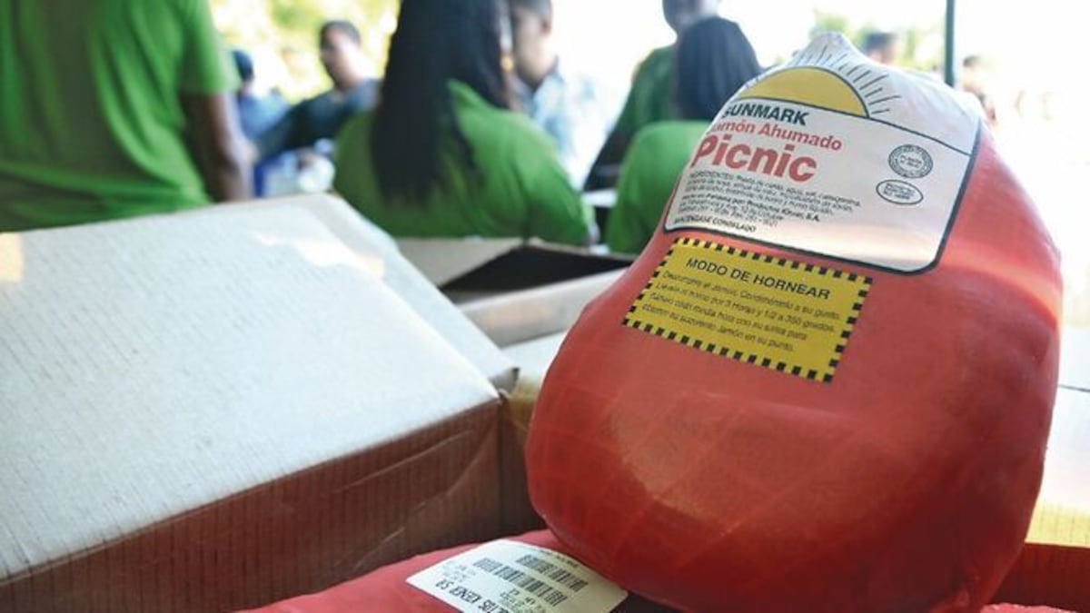 Gobierno suspende millonaria compra de jamones para la ‘Navidad solidaria’