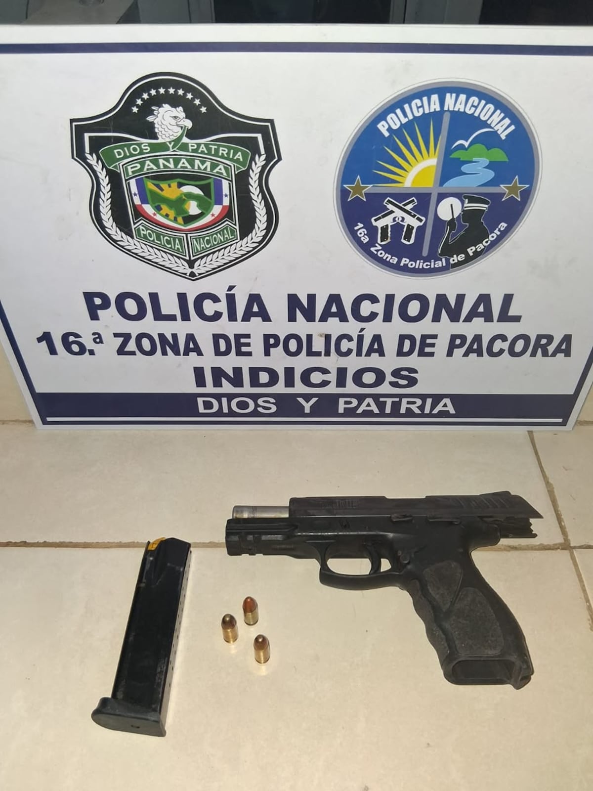 Taxi, persecución y armas: cuatro aprehendidos y tres armas fuera de circulación en San Miguelito y Pacora
