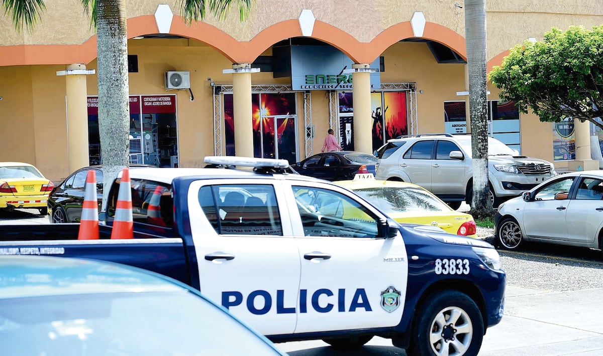 Ya ni las verjas detienen a los delincuentes. Se tomaron todo el tiempo para robar a una humilde familia en La Radial