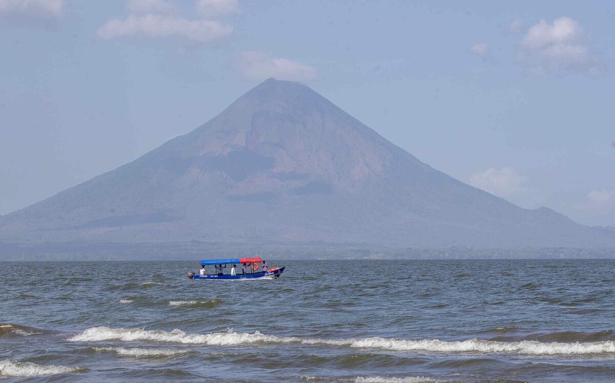 Volcán entra en actividad en Nicaragua