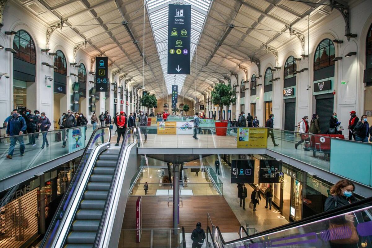 El pase covid ya es obligatorio en Francia para 1,8 millones de trabajadores