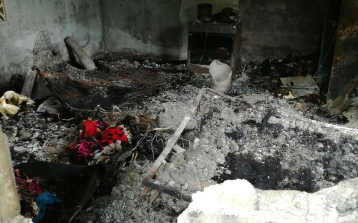 CELOS QUE QUEMAN. Lo prendió cuando dormía tras revisarle el celular