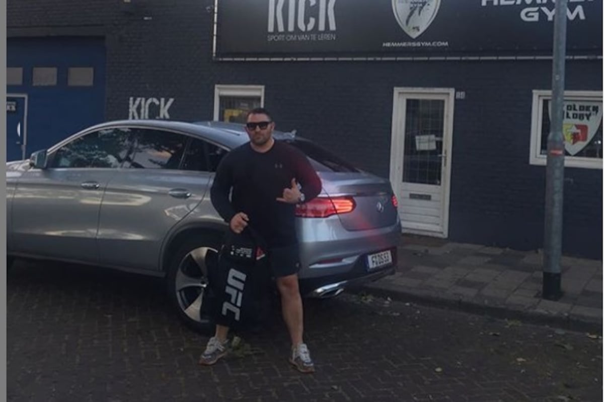 Captan momento en el que exluchador de la UFC salva a mujer que era golpeada