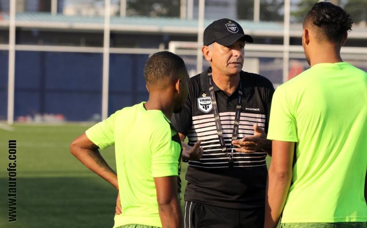 Sin fichajes y con muchas bajas, Tauro inicia su pretemporada
