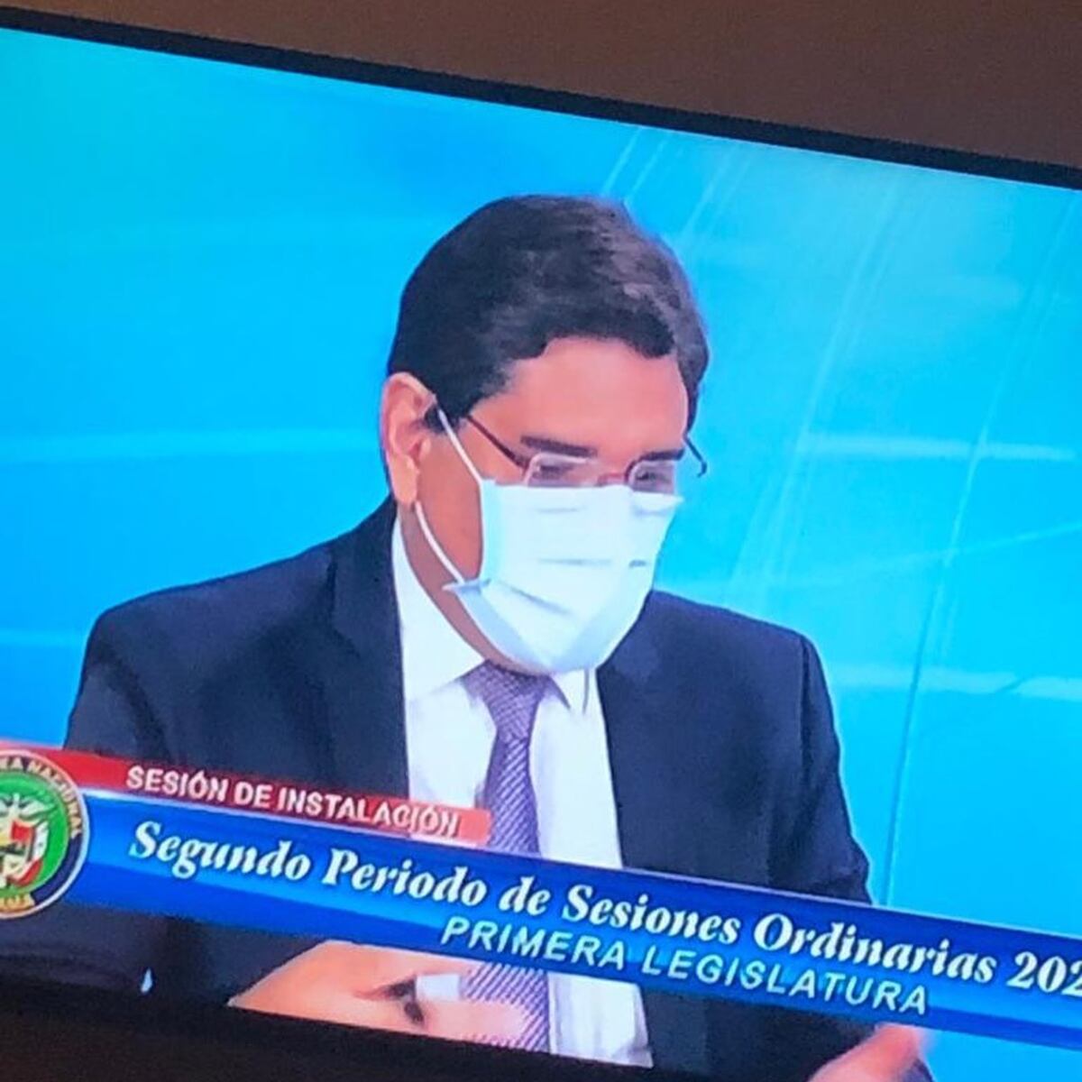 Presentador de TV se recupera de covid-19 y habla de si la enfermedad es ‘hembra o macho’, la o el covid