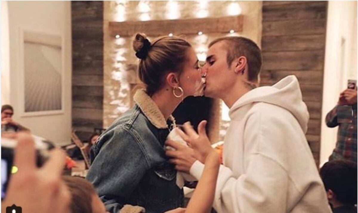 Justin Bieber le hace maldad a su esposa en su primer cumpleaños juntos