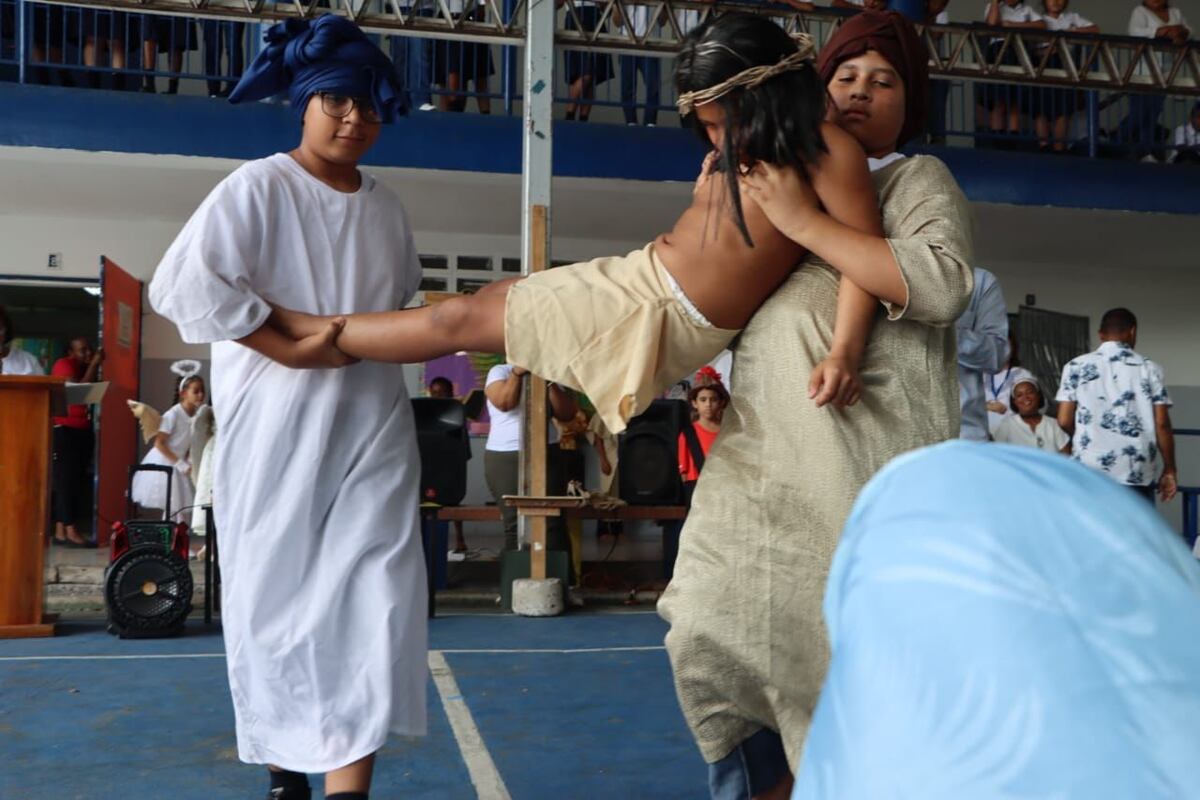 Dramatización conmueve: niños representan la Semana Santa con fe