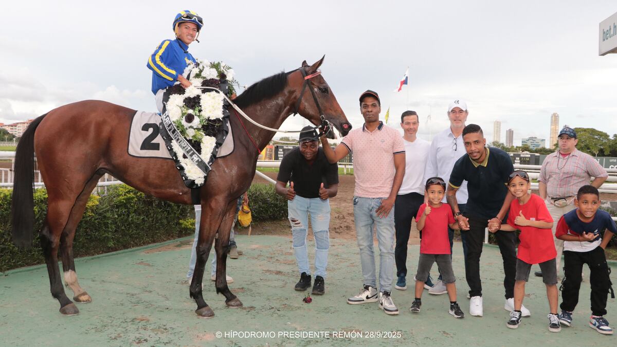 ‘Royal Smile’ da la gran sorpresa y gana Clásico Rubén Orillac en Panamá
