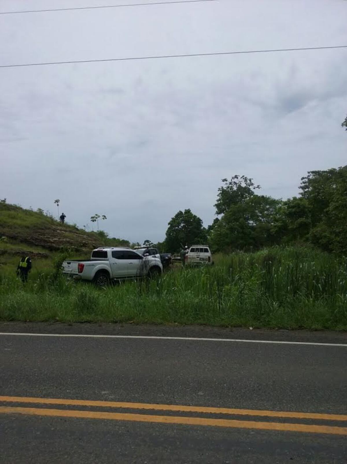 ÚLTIMA HORA DE HECHO MACABRO| Queman carro con una persona dentro 