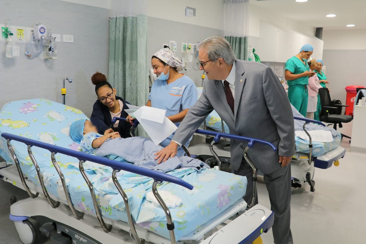 Médicos italianos llegan a Panamá para operar a niño de 8 con cáncer de hueso