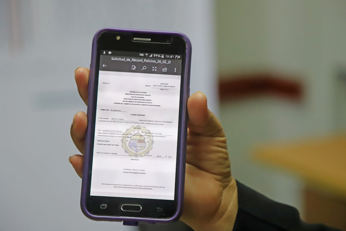 Educador acosaba a menor de 11 años por el celular en Changuinola . Tenga cuidado