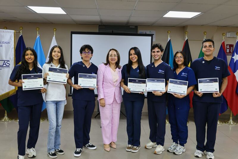 Becas impulsan la formación de futuros profesionales en ingeniería biomédica