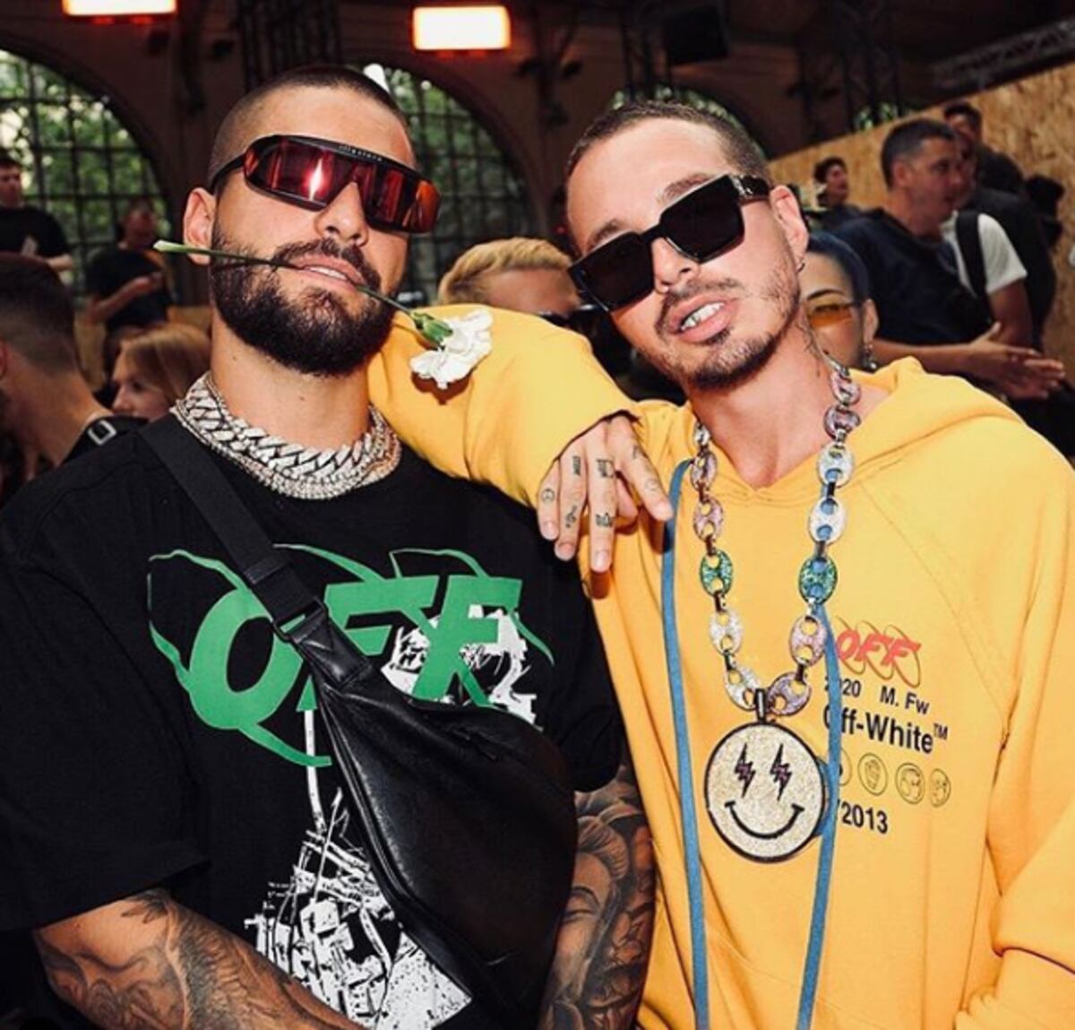 Bien tallaos los pelaos, Maluma y J. Balvin imponiendo tendencias en la Semana de la Moda en París