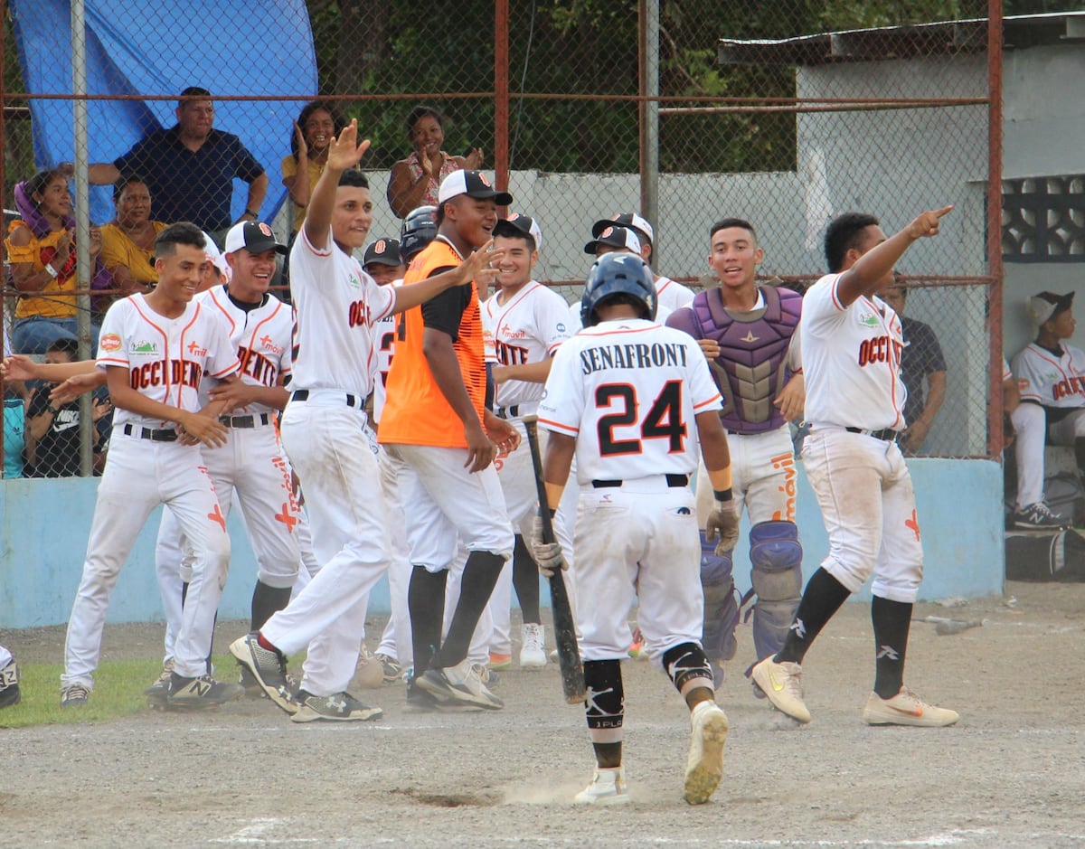 Occidente, Veraguas y Colón mantiene puja por meterse a la ronda de 8 en el Juvenil