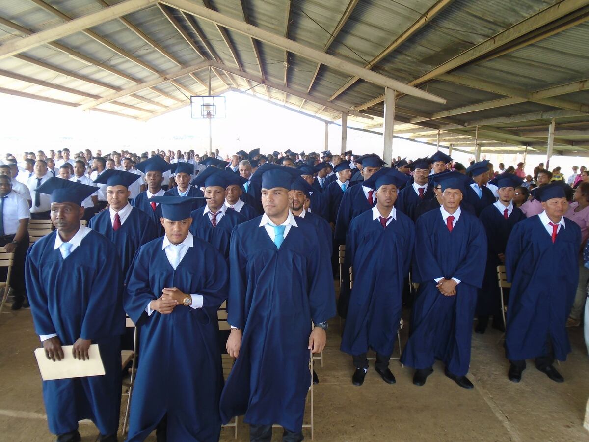 Privados de libertad culminan sus estudios