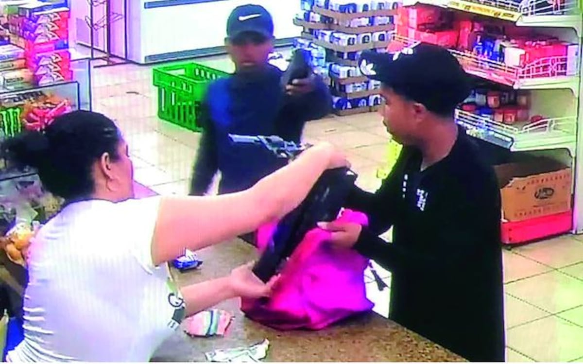Joven que llegó con herida de bala en los testículos había robado en minisúper 