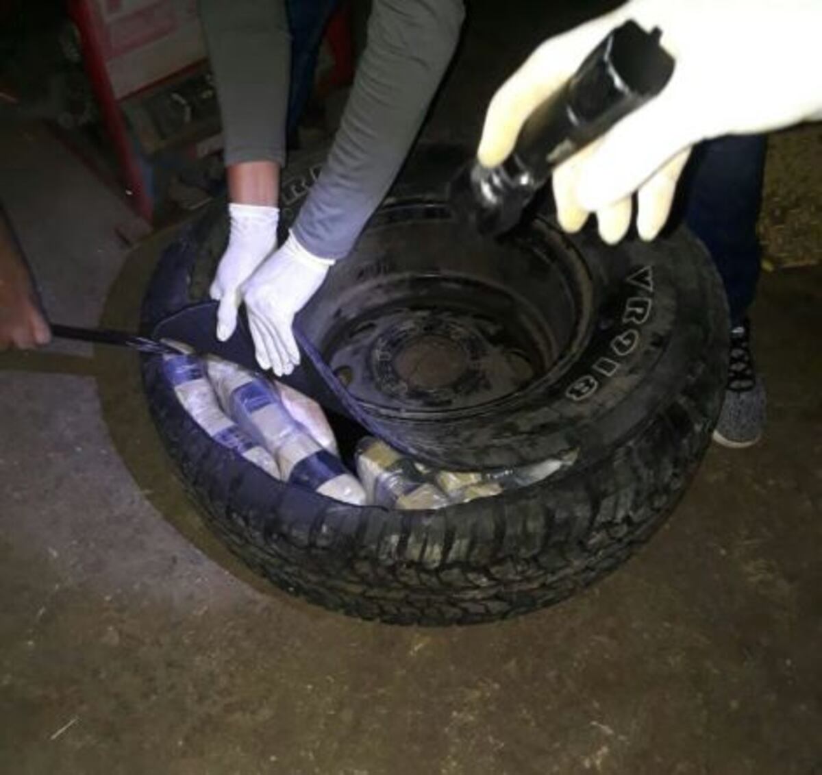 En Veraguas atrapan a sujeto de 51 años con drogas en las llantas de 'pickup'