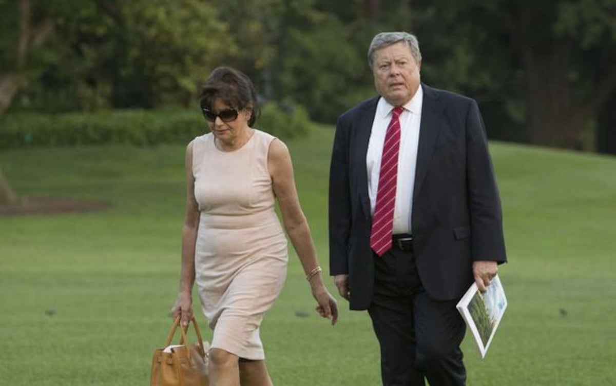 Confirmado: los padres de Melania Trump obtuvieron 'green card'