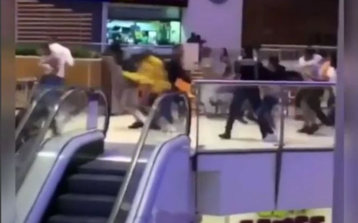 Trifulca en el Mall tras estreno de película 'La monja'.Parecían poseídos |Video