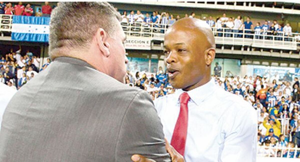 Dely dispuesto a dirigir la selección