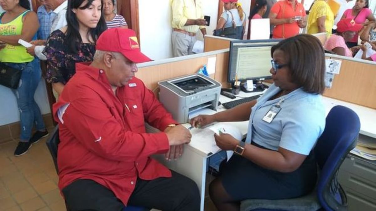 Tránsfuga. Diputado Lázarus renuncia al CD y se inscribe en el Molirena 