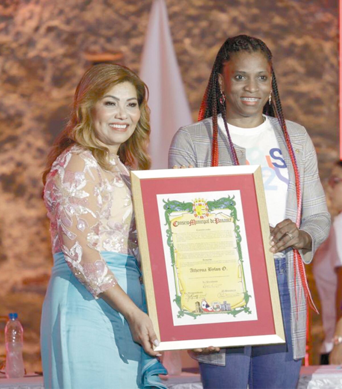 ¡Felicitaciones! La ciudad de Panamá honra a Atheyna Bylon en el 505 aniversario de su fundación
