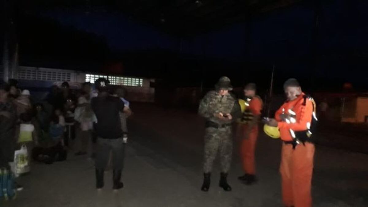 ¡Lo último!Uno muere enterrado por alud en Chiriquí.Buscan a menor en escombros