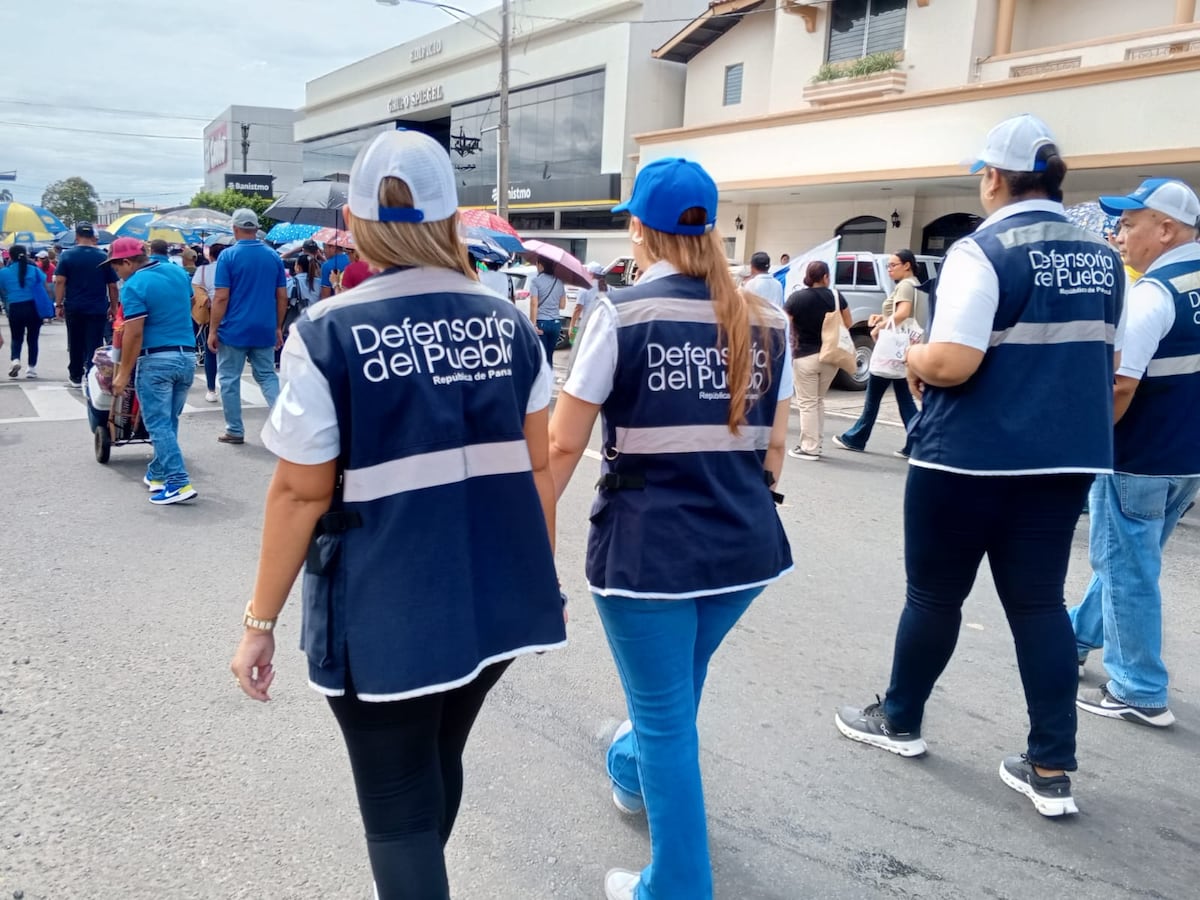 Docentes se enfrentan a la Policía en Veraguas