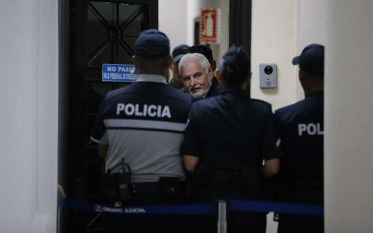 A Martinelli se le sube la presión por detención de sus hijos. Va al Santo Tomás