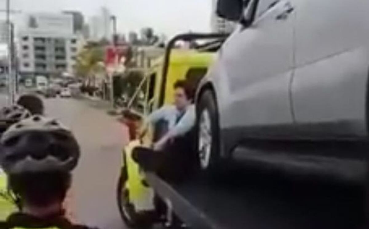 Lo que conductor bajo efectos del alcohol pedía a Policía.Video viral