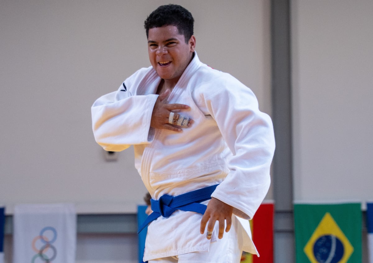 Adrián Holguín mete a Panamá en el podio con bronce