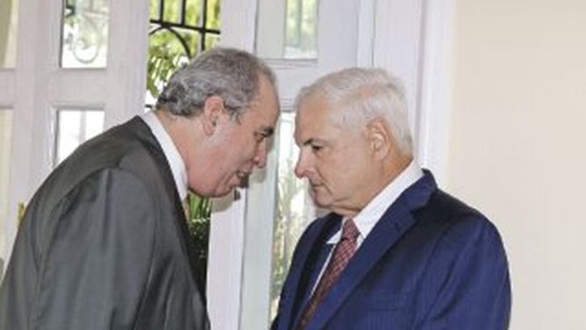 Los abogados que aspiran reemplazar al magistrado José Ayú Prado ya pueden entregar sus documentos