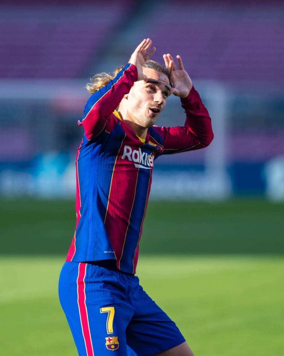 Celebren blaugranas. El FC Barcelona golea por 4-0 a Osasuna en La Liga Española