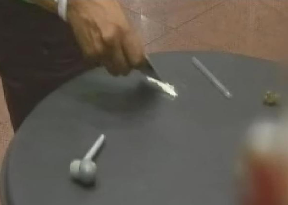 Pastor le surte cocaína a un adicto durante supuesto 'ritual de sanación'