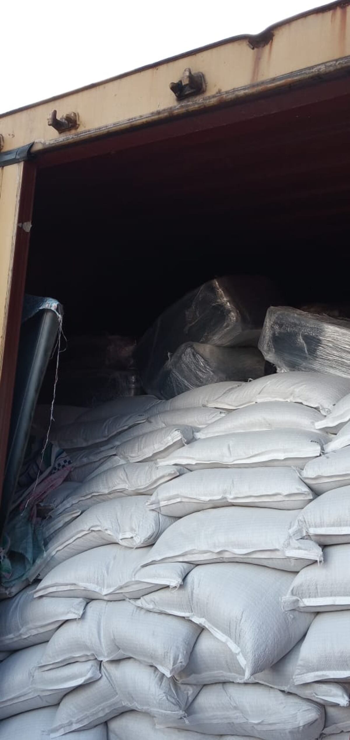 Decomisan 400 paquetes de droga en puerto de Colón