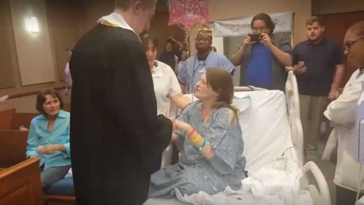 ¡Conmovedor! Madre con cáncer terminal cumple su último deseo (VIDEO)